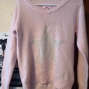 Light Pink V-Neck Sweater with Star Design